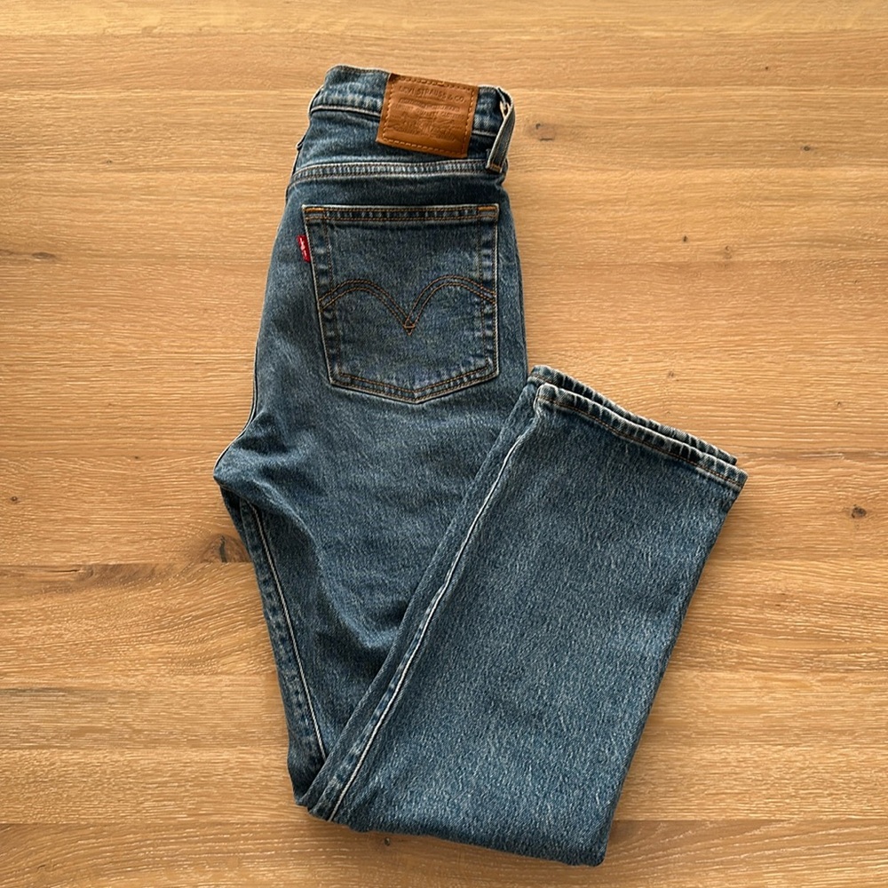 Levis Wedgie Straight Jeans